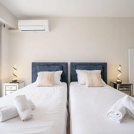 La Croix Des Gardes By Interhome Apartamento