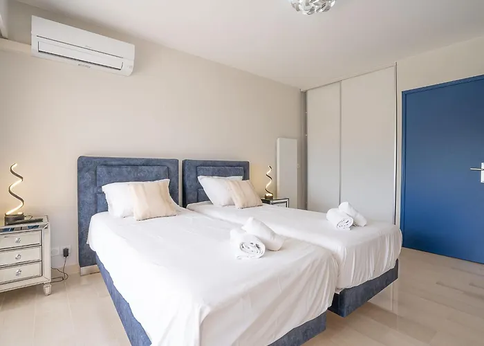 La Croix Des Gardes By Interhome * كان